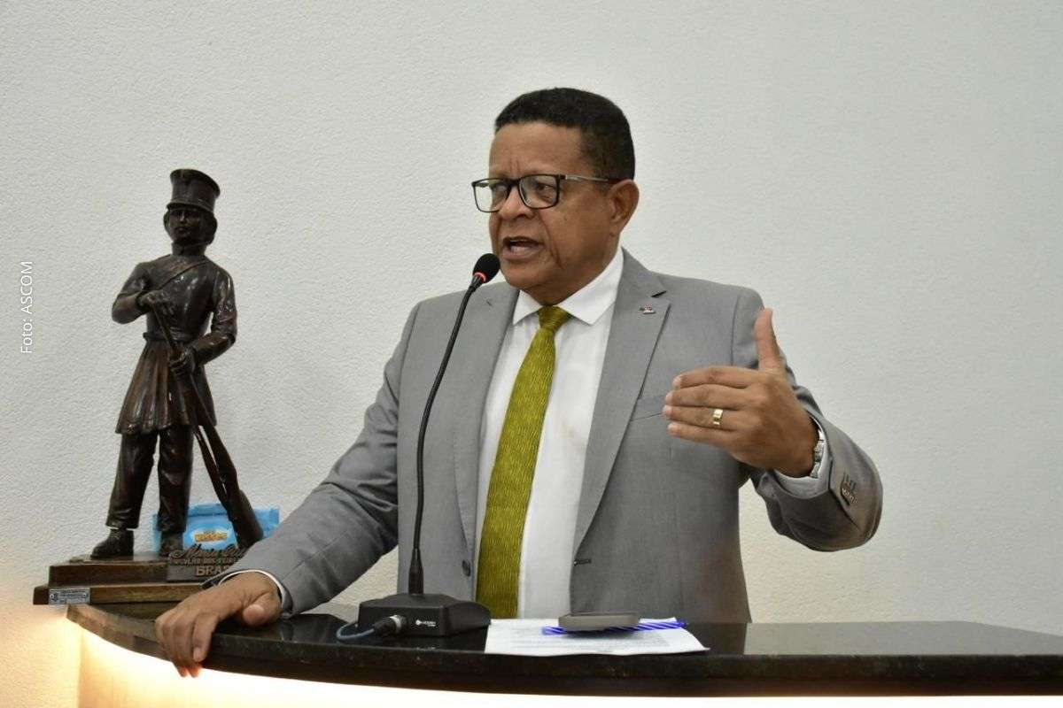 Proposta apresentada na Câmara Municipal prevê conservação de ponto de referência urbano com intervenção estrutural e limpeza periódica.