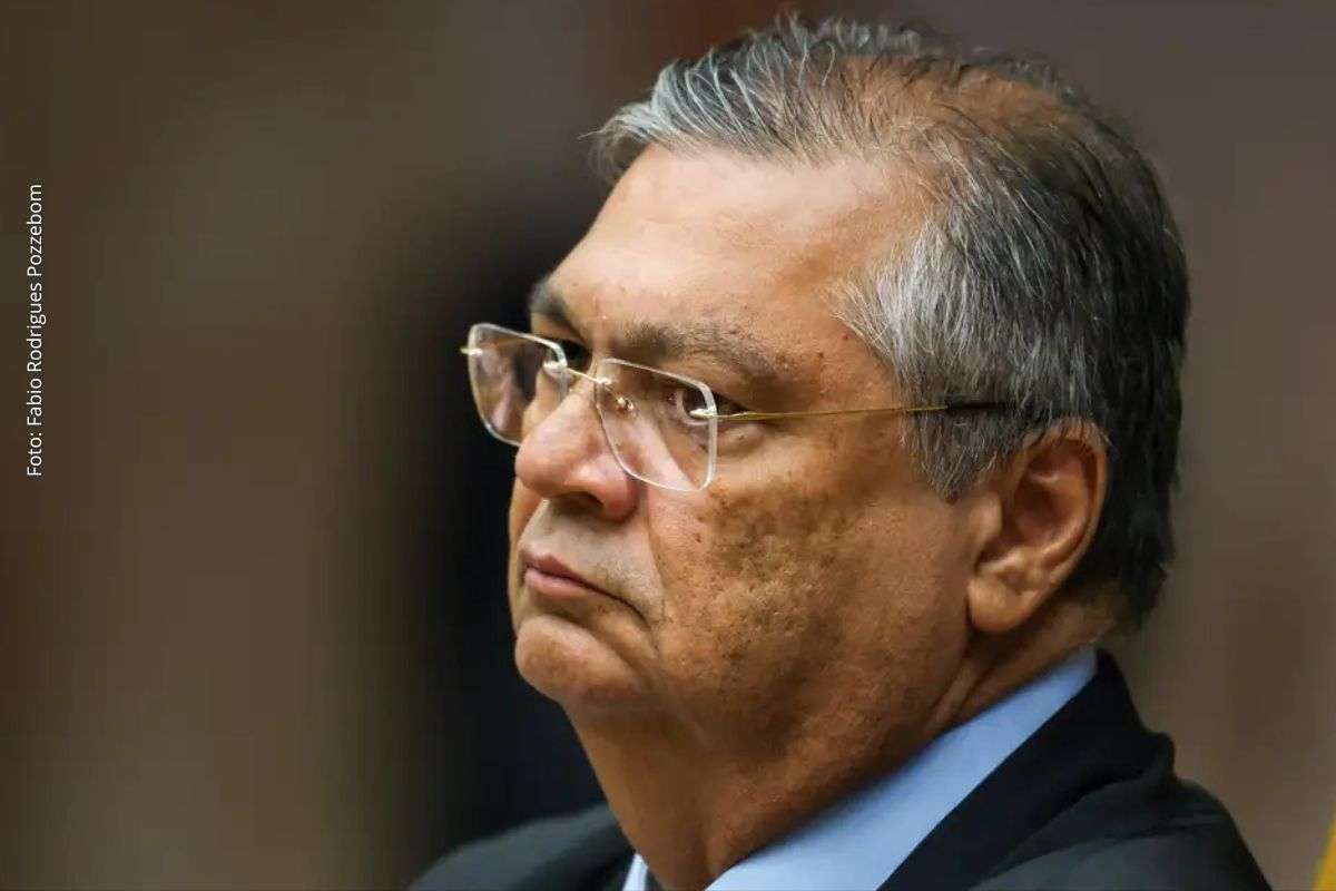 Supremo Tribunal Federal retomou análise da Lei dos Royalties após 13 anos, mas julgamento foi interrompido sem data para continuidade.
