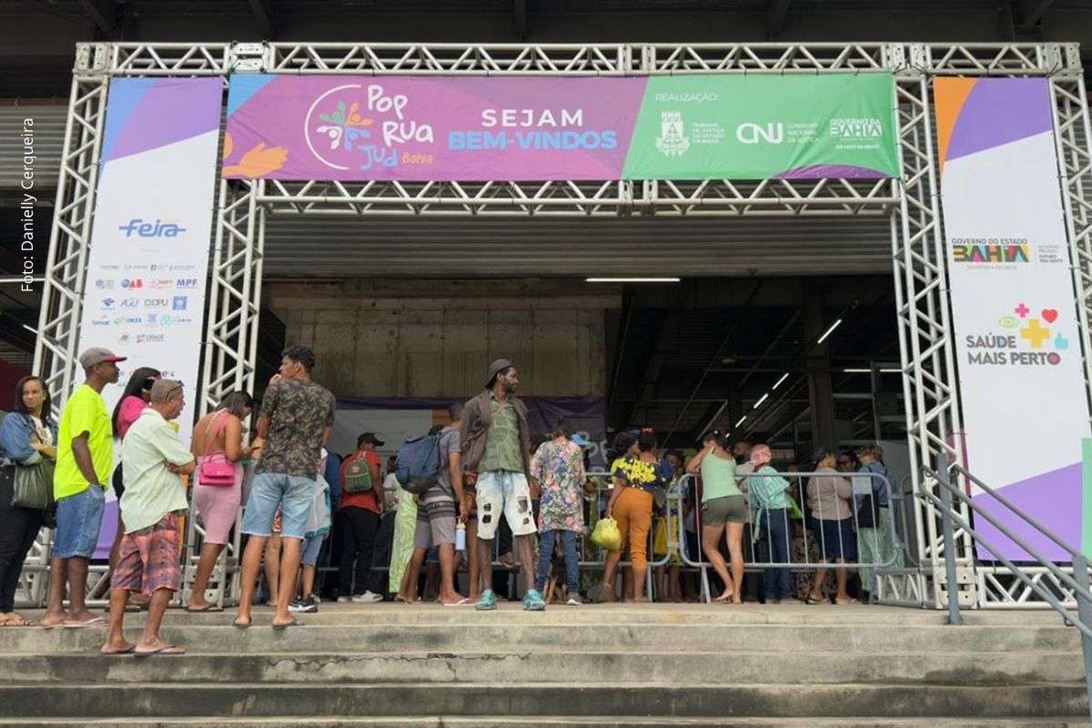 Mutirão reuniu serviços de saúde, assistência social, cidadania e distribuição de itens básicos para população em situação de vulnerabilidade social.