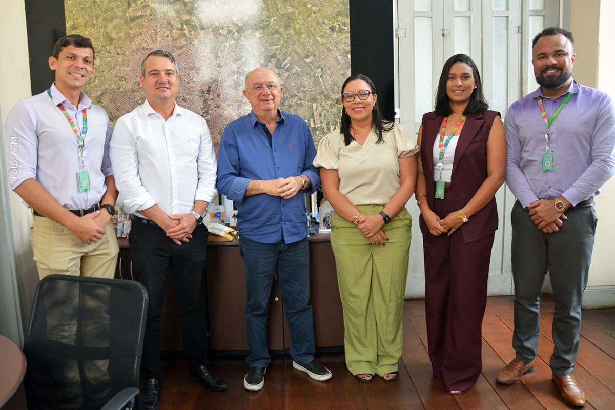 Reunião entre dirigentes da Neoenergia Coelba e o prefeito José Ronaldo discutiu novos projetos estruturais e demandas operacionais para o município.