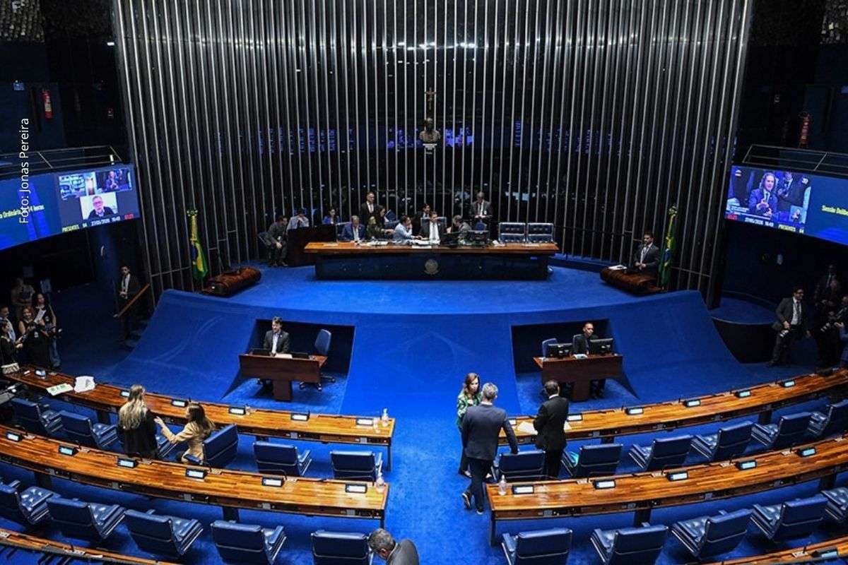 Proposta cria atendimento especializado, cadastro nacional, centros de referência e mecanismos de triagem educacional para estudantes com altas habilidades.