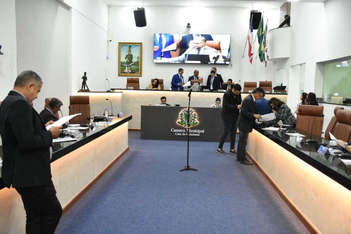 Legislativo municipal aprovou projeto sobre uso de vagas em áreas de recuo e discutiu investimentos na agricultura familiar e impactos ambientais do Matadouro Público.