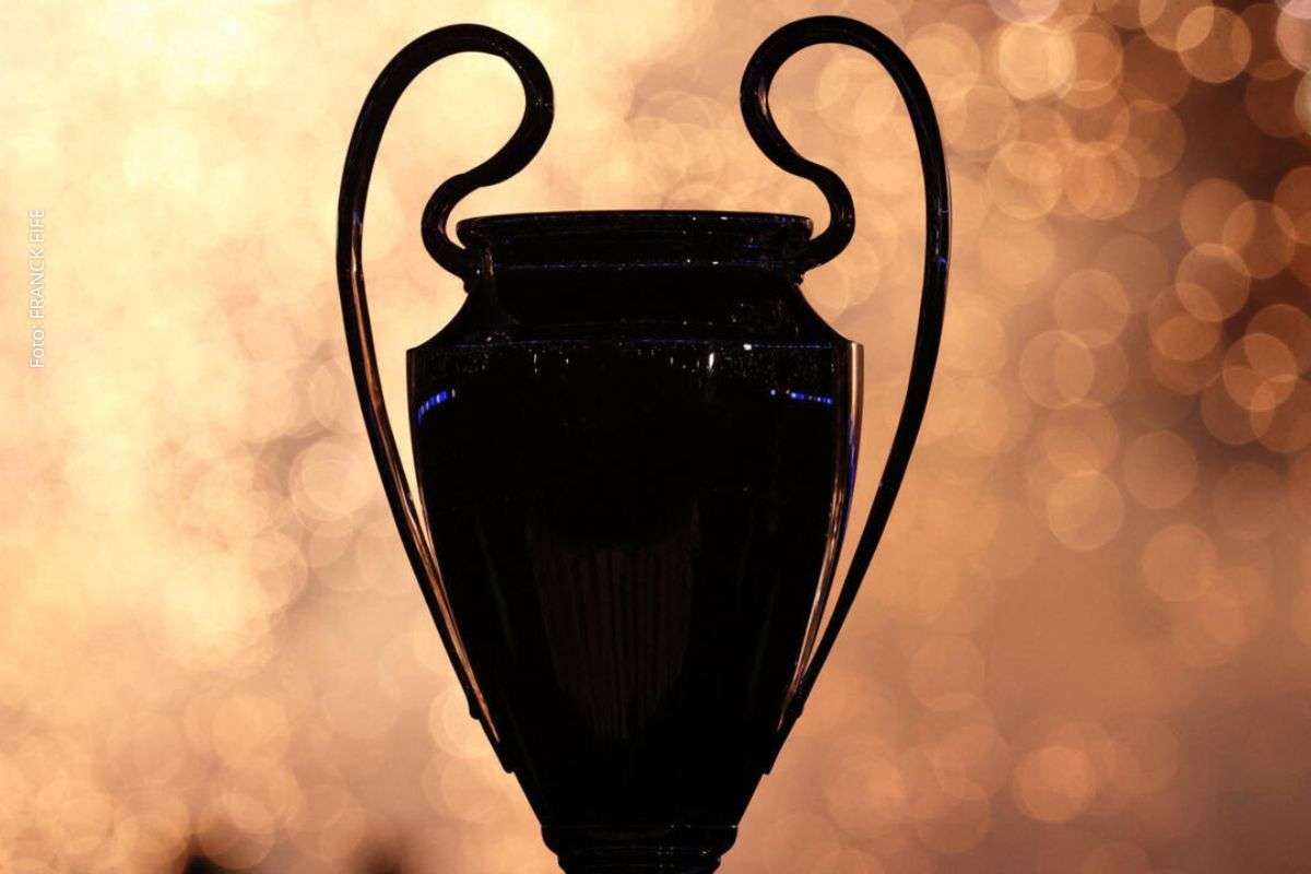 Clube parisiense encerra campanha da Ligue 1 como campeão e concentra preparação para decisão europeia marcada para 30 de maio em Budapeste.
