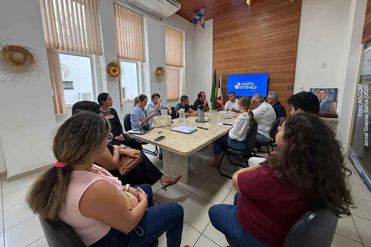 Prefeitura de Santo Estêvão e IF Baiano alinham conclusão técnica do novo campus, cuja inauguração segue sem data oficial definida.