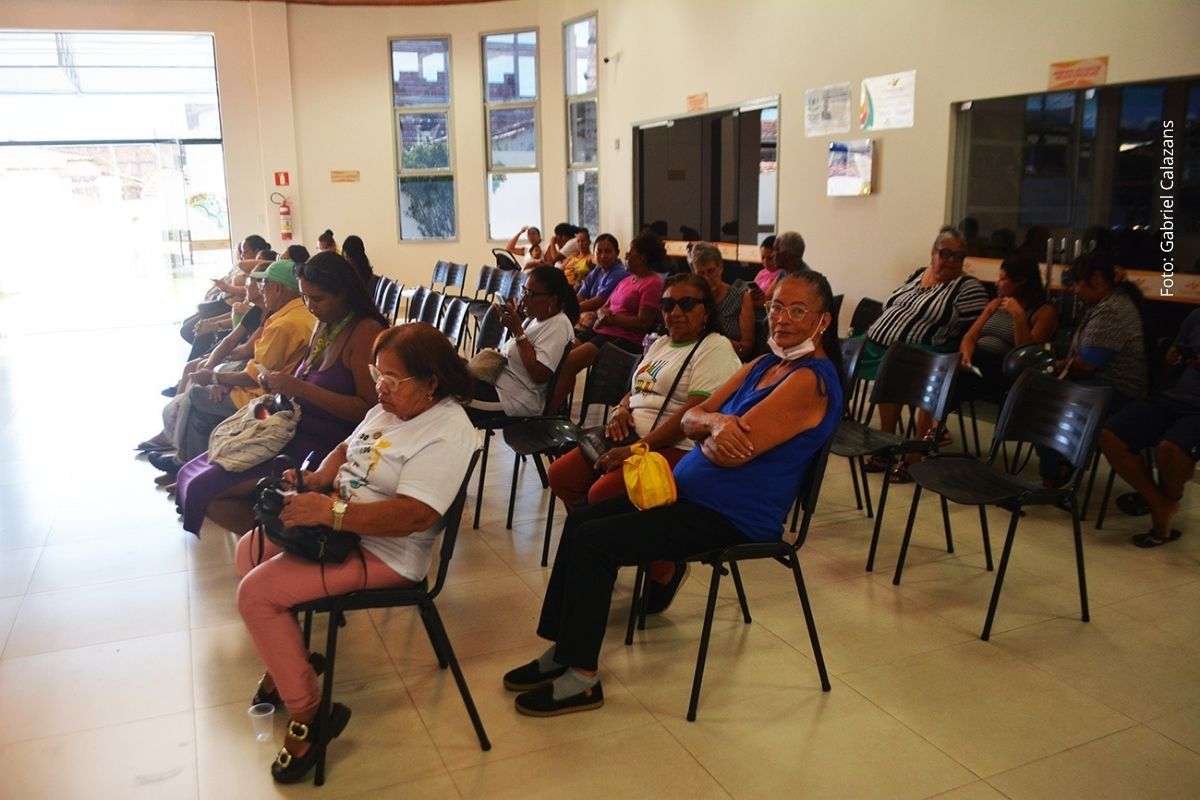 Programa da Prefeitura oferece oficinas culturais gratuitas e distribui cerca de 100 fichas de inscrição por dia para atender à demanda da população.