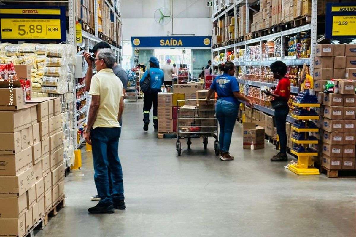 Levantamento identificou aumento em produtos essenciais e variações significativas de preços entre estabelecimentos comerciais do município.