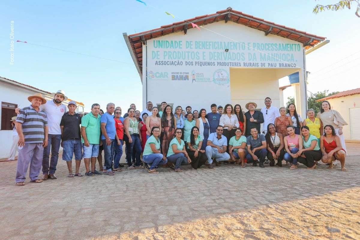Investimentos incluem unidade de beneficiamento de mel, requalificação de agroindústria de mandioca e novos equipamentos para associações rurais do município.