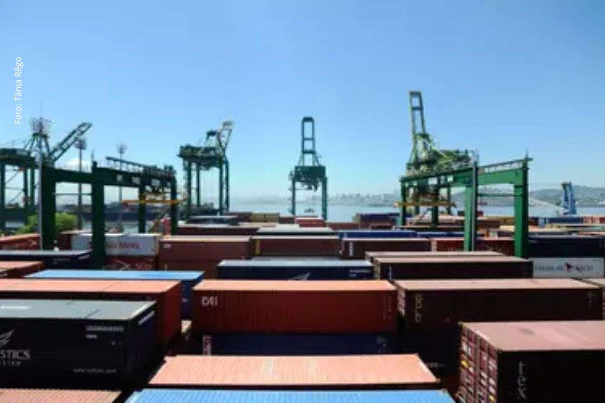 Confederação Nacional da Indústria defende manutenção do diálogo entre Brasil e Estados Unidos e apresenta proposta para fortalecer a inserção internacional da indústria diante das novas barreiras comerciais.
