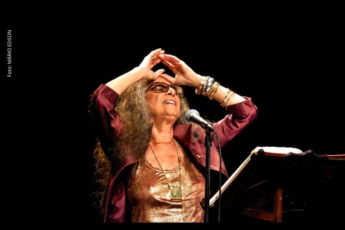 Mostra "Abelha Rainha – Vida, Música, Amor e Poesia" será inaugurada no ME Ateliê da Fotografia, reunindo fotografia, pintura, desenho e cerâmica em homenagem à trajetória da cantora baiana.