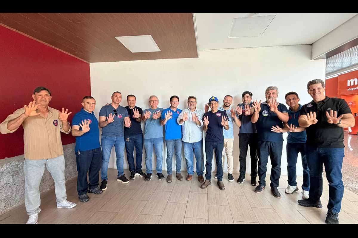 Robertão (PSD), ex-candidato a prefeito de Jussiape, declarou apoio a ACM Neto no sábado (29/08/2026), durante agenda eleitoral em Vitória da Conquista. Em 2024, Robertão recebeu 2.909 votos (49,08%), ficando 86 votos atrás do eleito. A adesão ocorre apesar de o PSD integrar a base de Jerônimo Rodrigues e amplia a disputa das candidaturas por lideranças municipais no interior da Bahia.